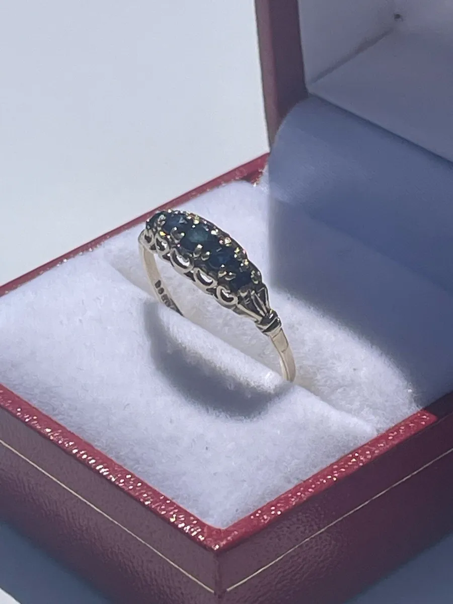 Vintage 9ct Gold and Sapphire Ring - Image 1