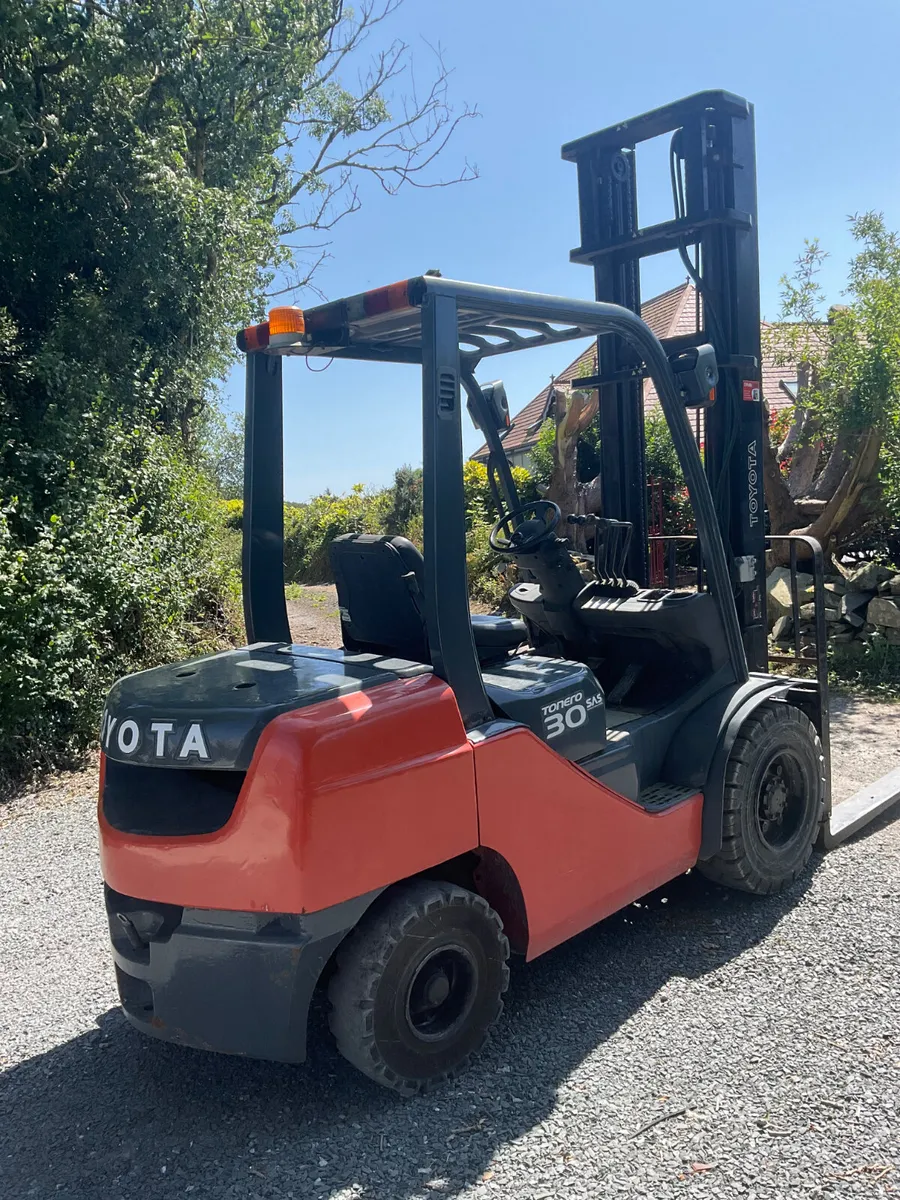 FORKLIFT - Image 3