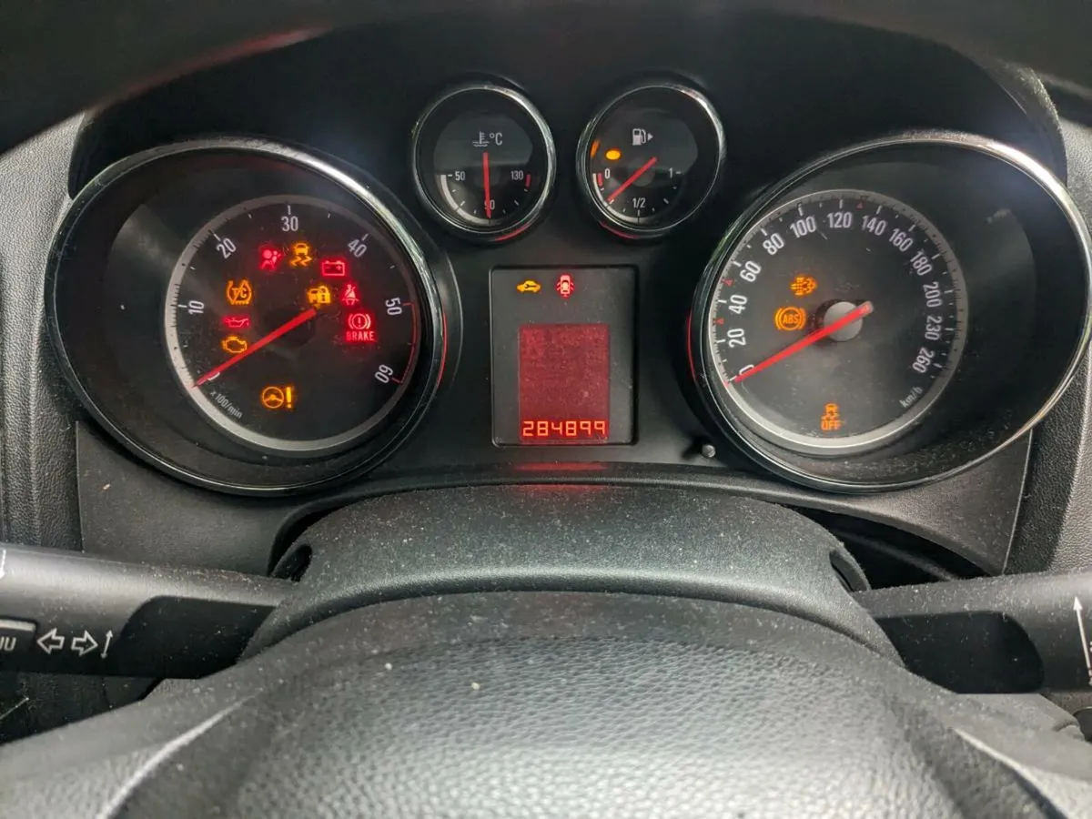 2011 Opel Astra Estate 1.7 D Tax 10/25 - Image 4