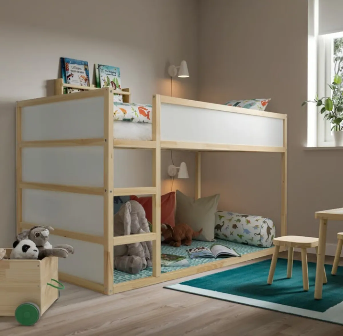 Bed - Image 1