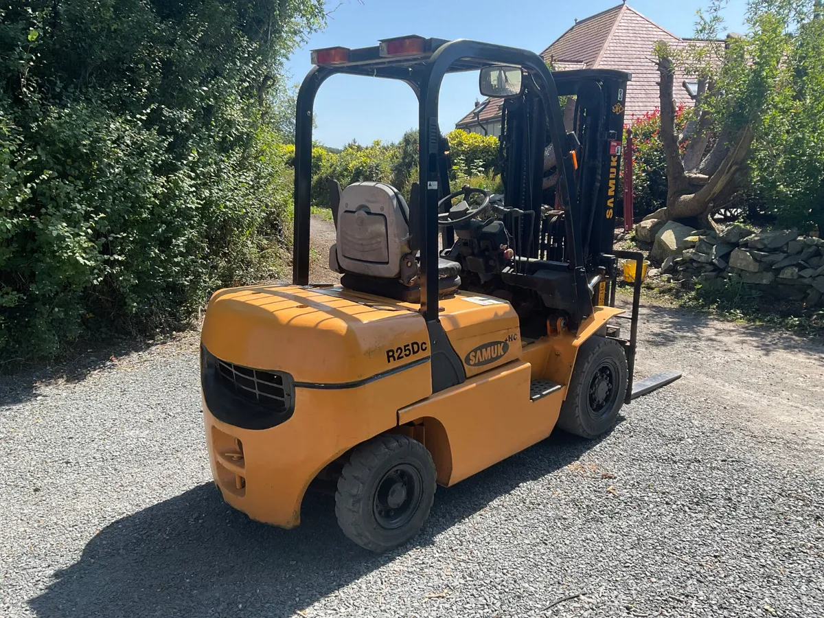 FORKLIFT - Image 3