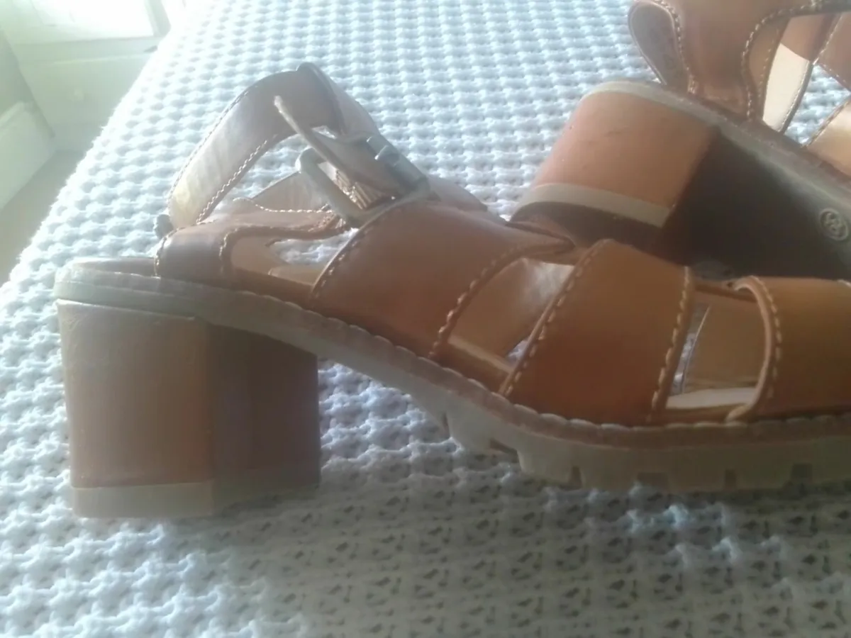TAN LEATHER STRAPPY CASUAL GRACELAND SANDALS 6 - Image 3