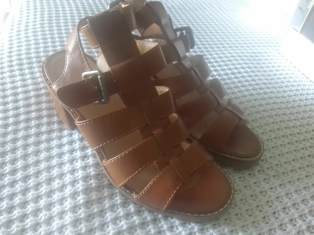 TAN LEATHER STRAPPY CASUAL GRACELAND SANDALS 6 - Image 1