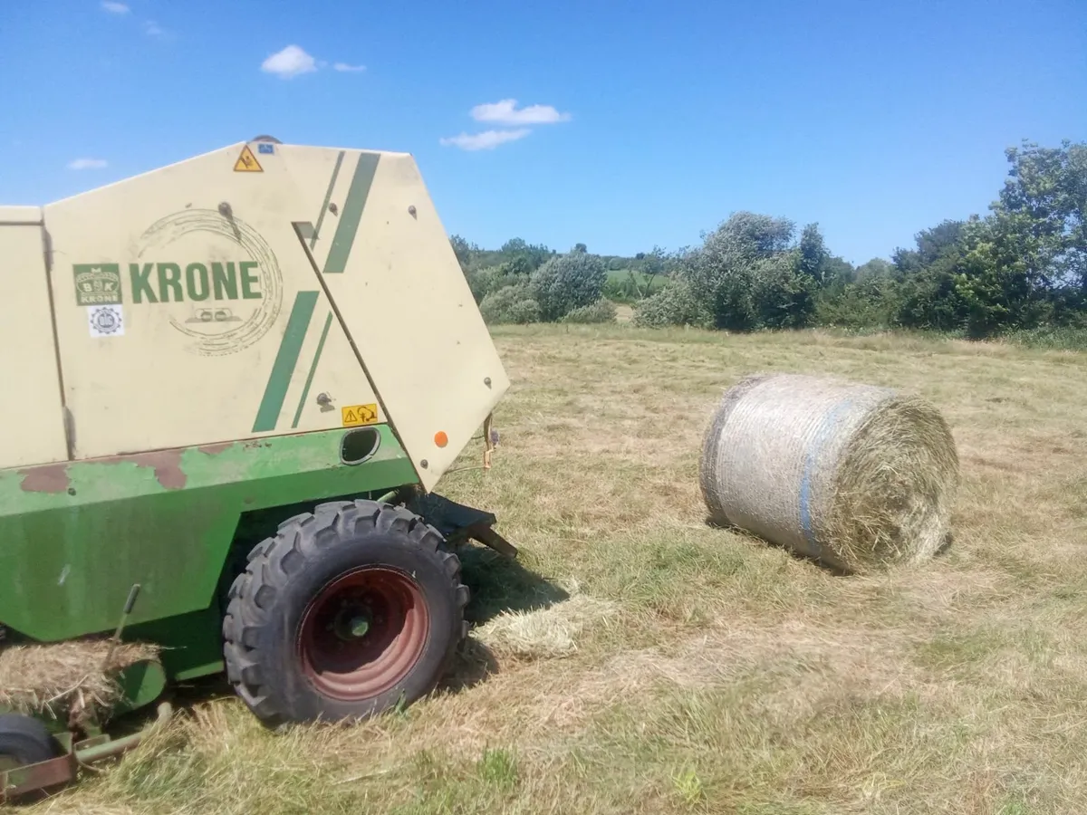 Krone 130s baler - Image 1