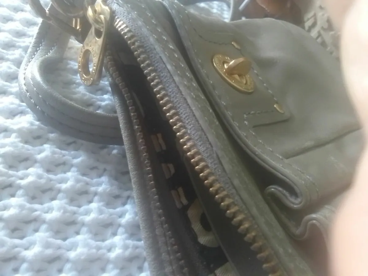 MARC JACOBS VINTAGE TAUPE SMALL CROSSBODY BAG - Image 4