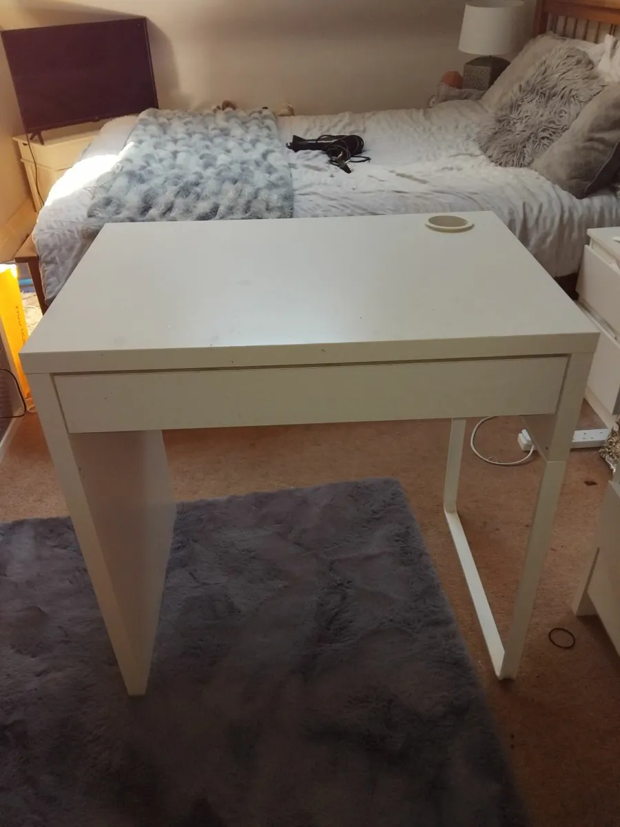 Desk - Image 3