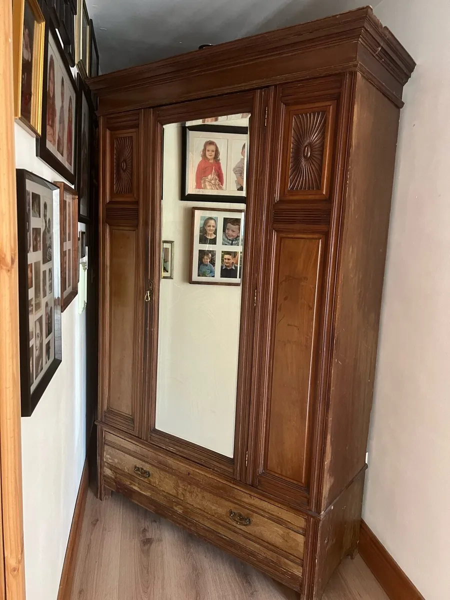 Wardrobe - Image 2