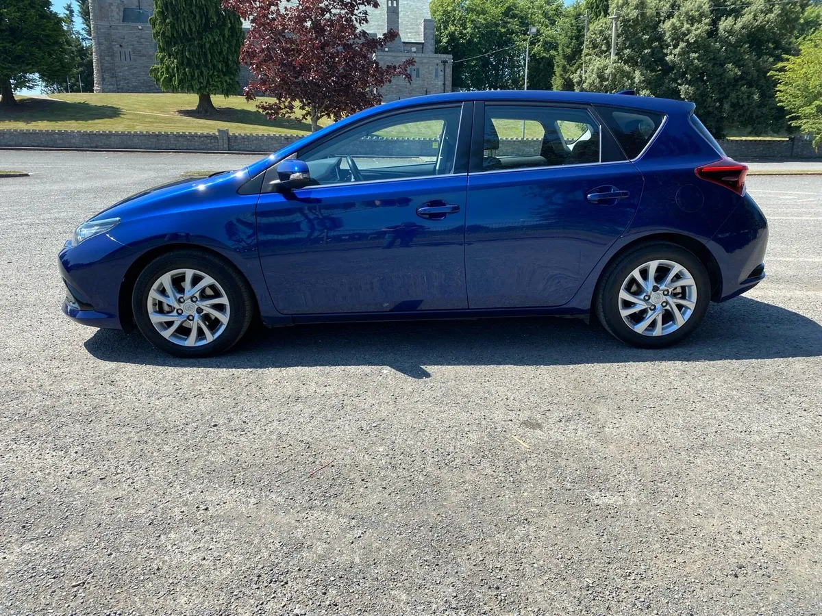 161 TOYOTA AURIS D4D ICON HIGH SPEC LOW KLMS - Image 2