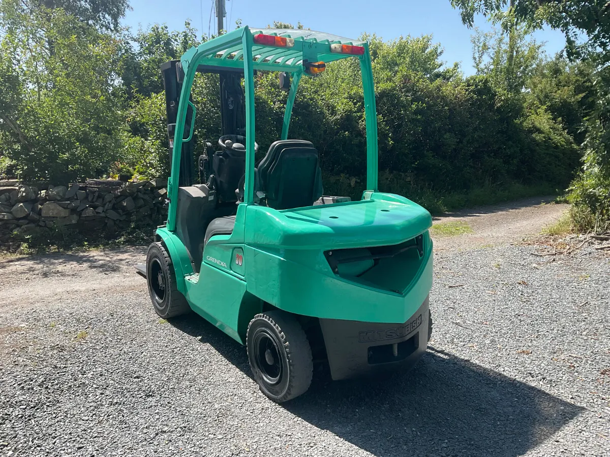 FORKLIFT - Image 2