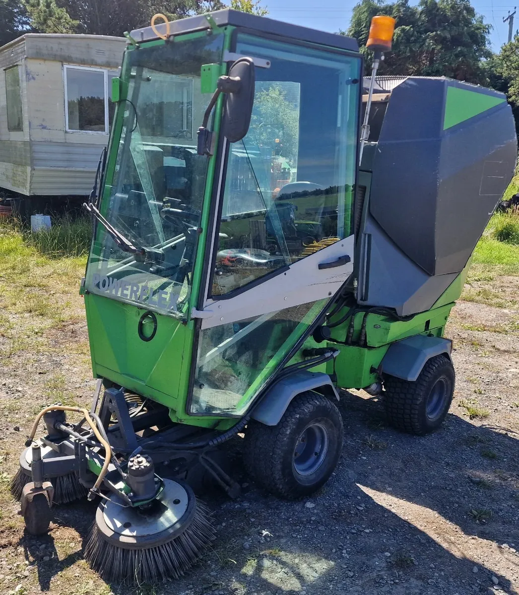 Mini diesel road sweeper roadsweeper no VAT - Image 1