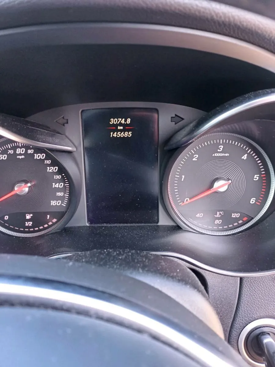 Car - Image 3