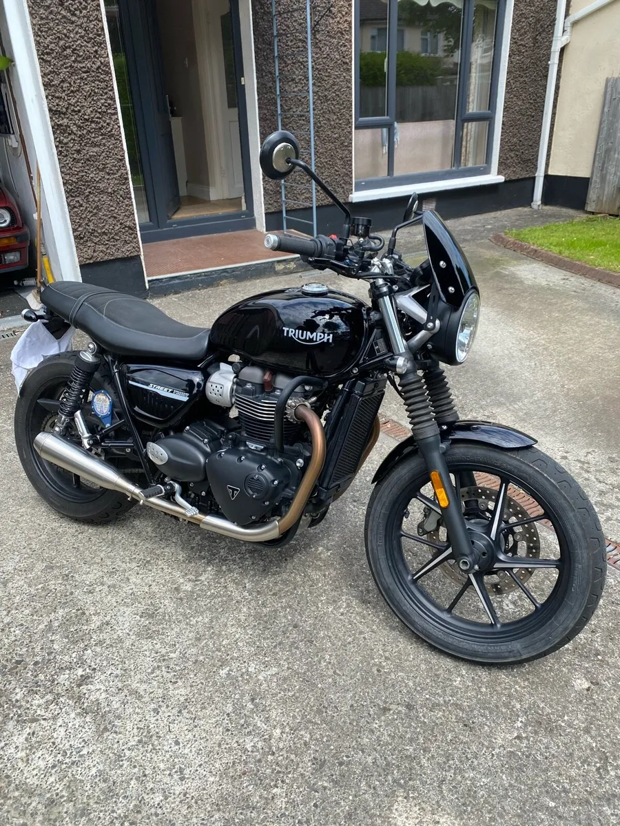 Triumph street twin - Image 1