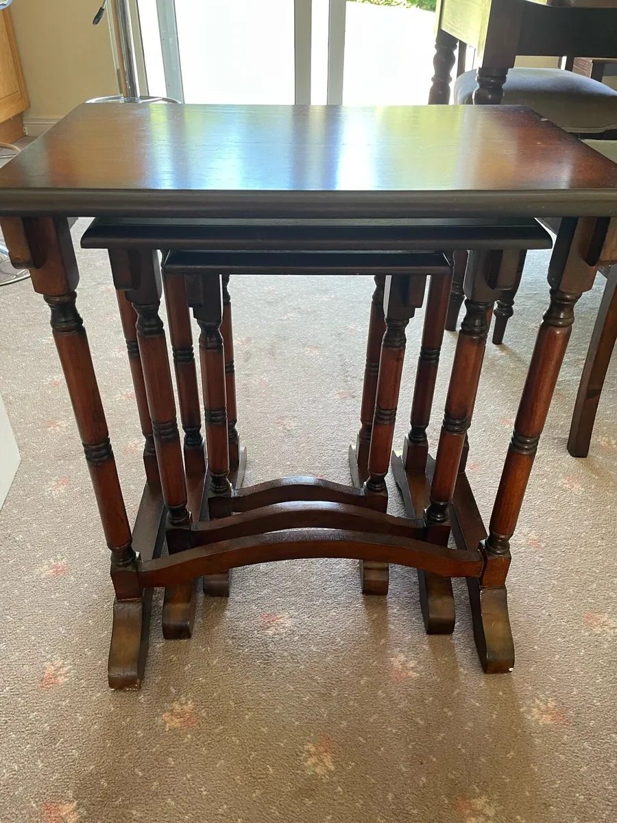 Nest of tables - Image 1