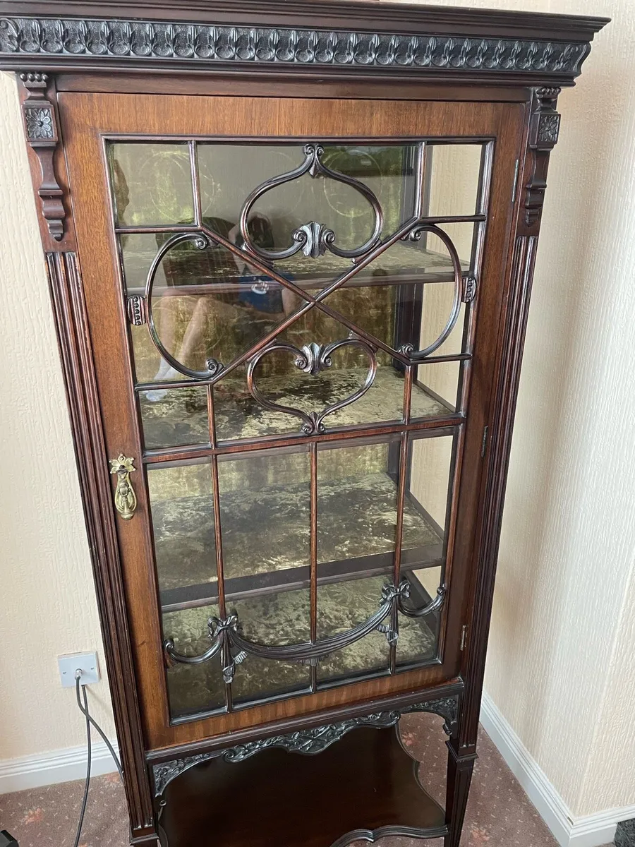 Display cabinet - Image 1