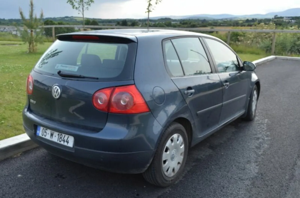 Volkswagen Golf 2005 - Image 1