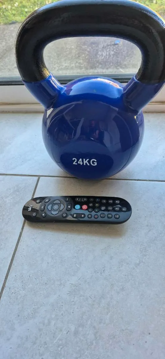 Brand new large 24 kilo cast iron kettlebell - Image 3