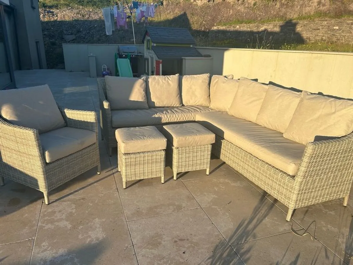 EZ living Hampton Corner Dining Set & Fire Pit - Image 1