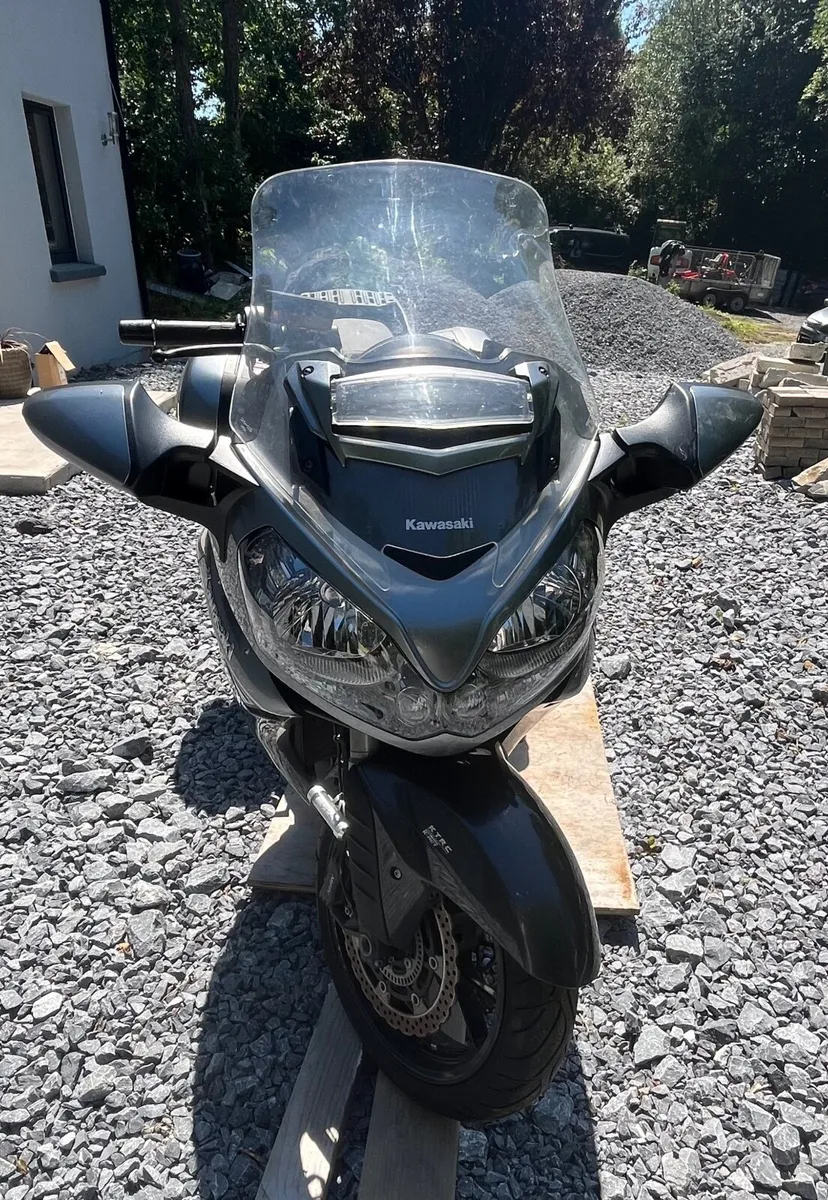 Kawasaki GTR 1400 - Image 3