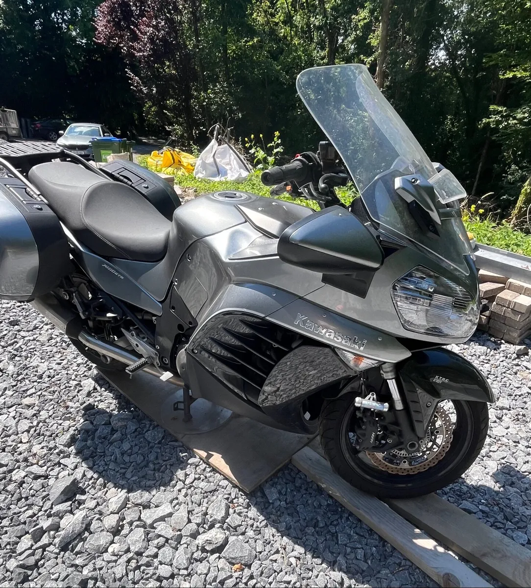 Kawasaki GTR 1400 - Image 1