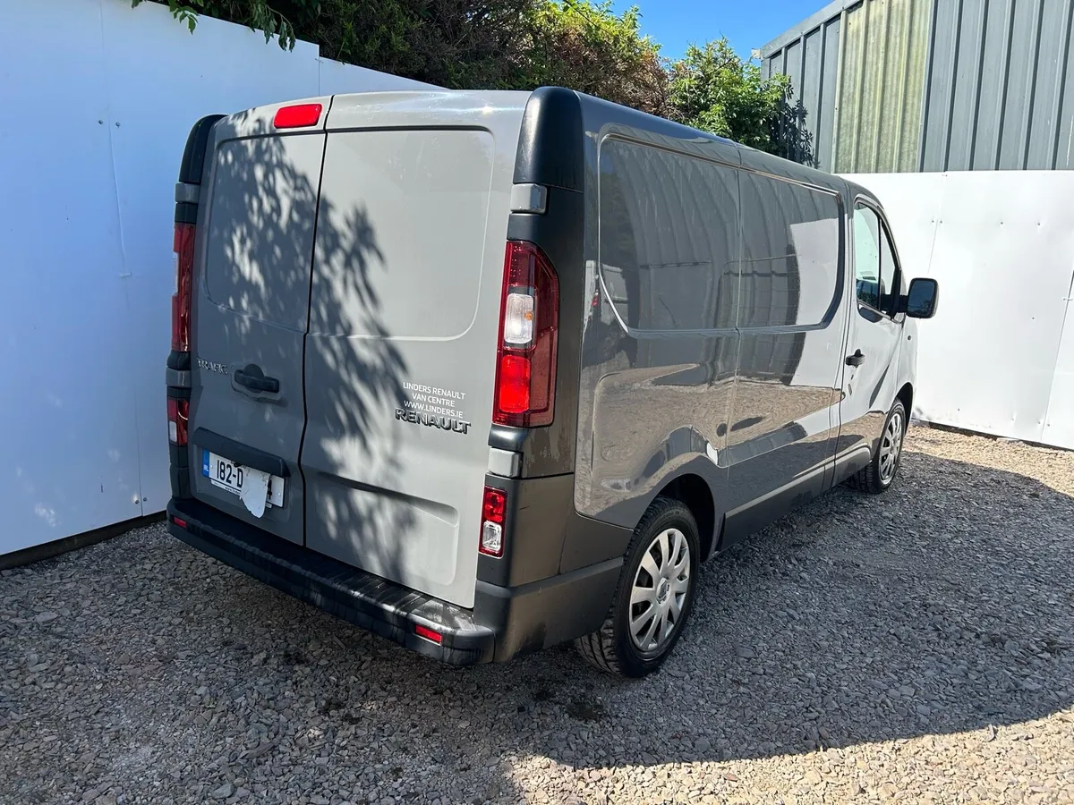 2018 Renault Trafic low kms - Image 3