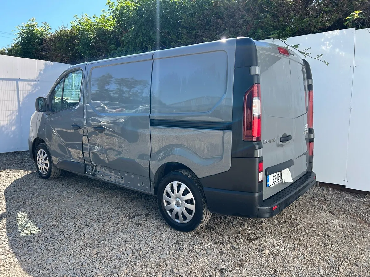 2018 Renault Trafic low kms - Image 4