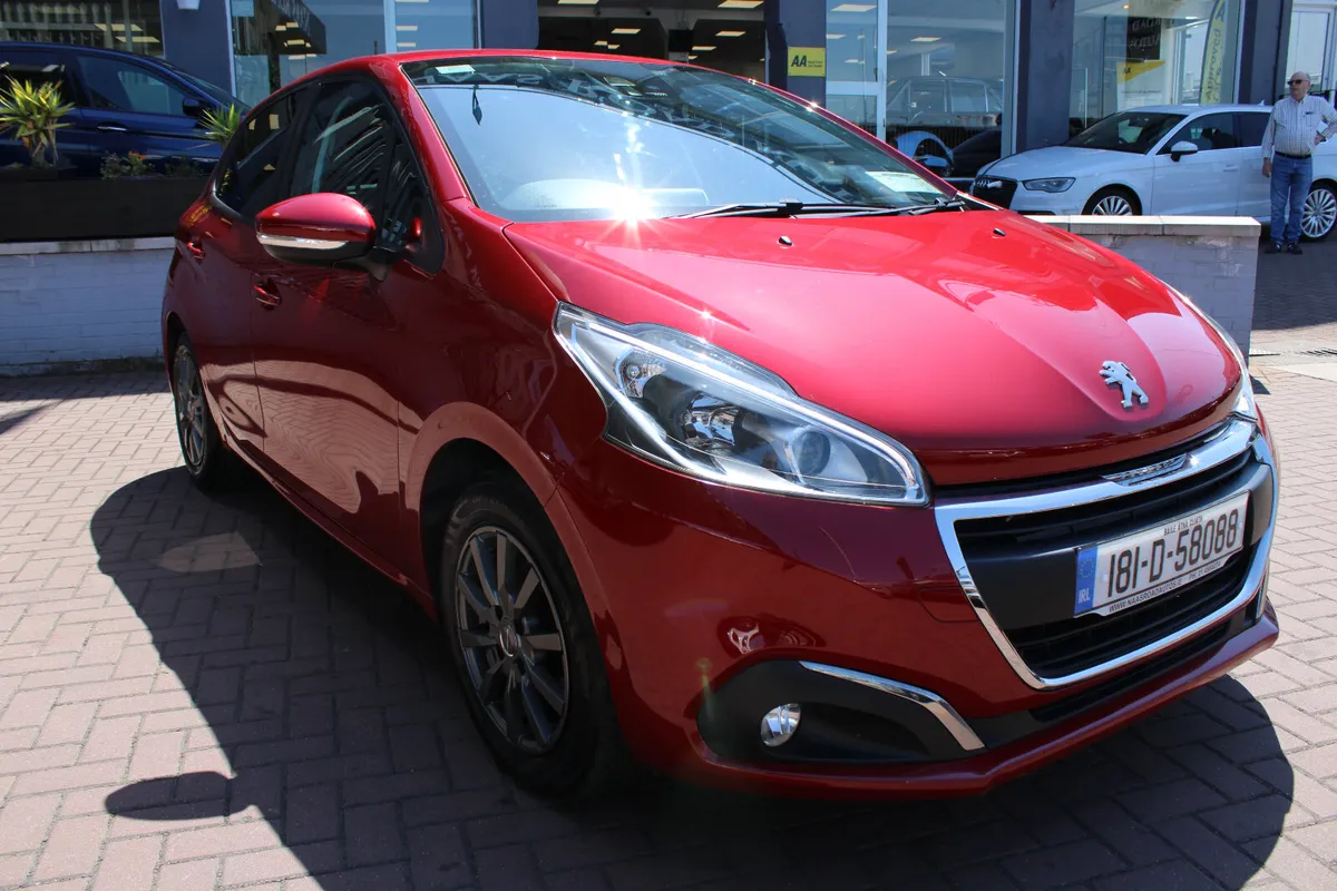Peugeot 208 1.2i ALLURE  5DR HATCHBACK AUTOMATIC - Image 2
