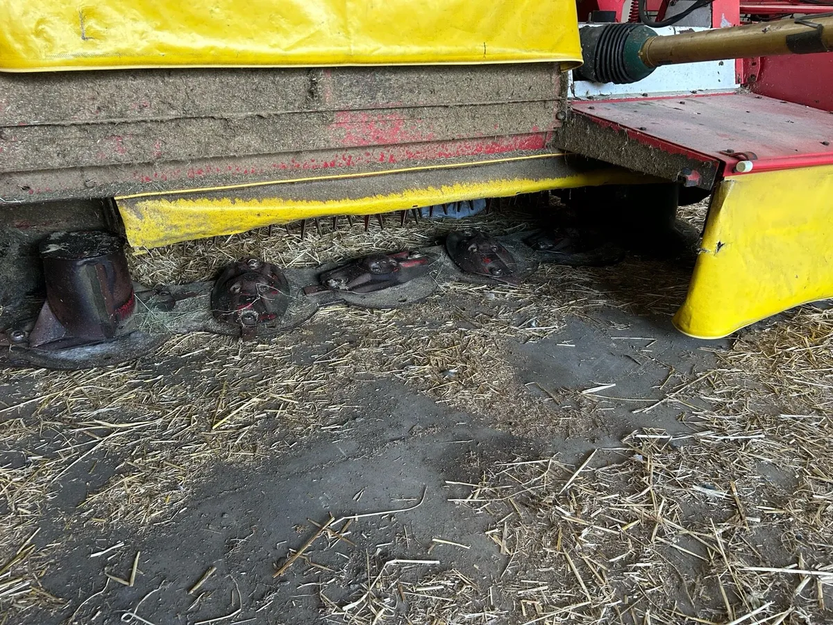 Pottinger 10 ft trailed mower - Image 2