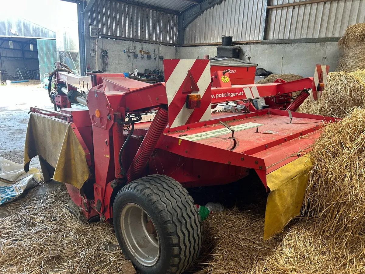 Pottinger 10 ft trailed mower - Image 3