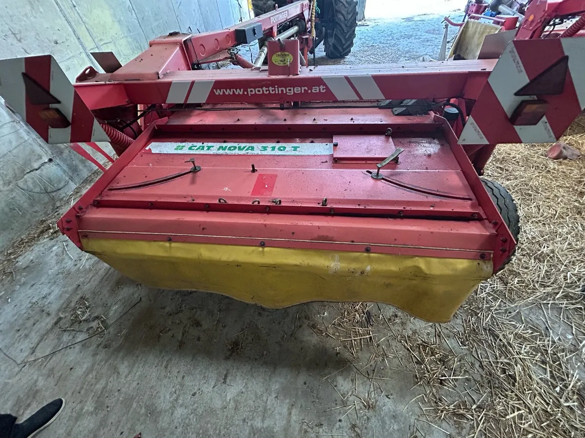 Pottinger 10 ft trailed mower - Image 4