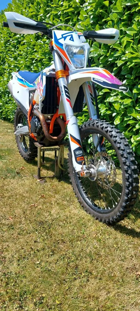KTM 350 EXC-F 2022 SIX DAYS - Image 3