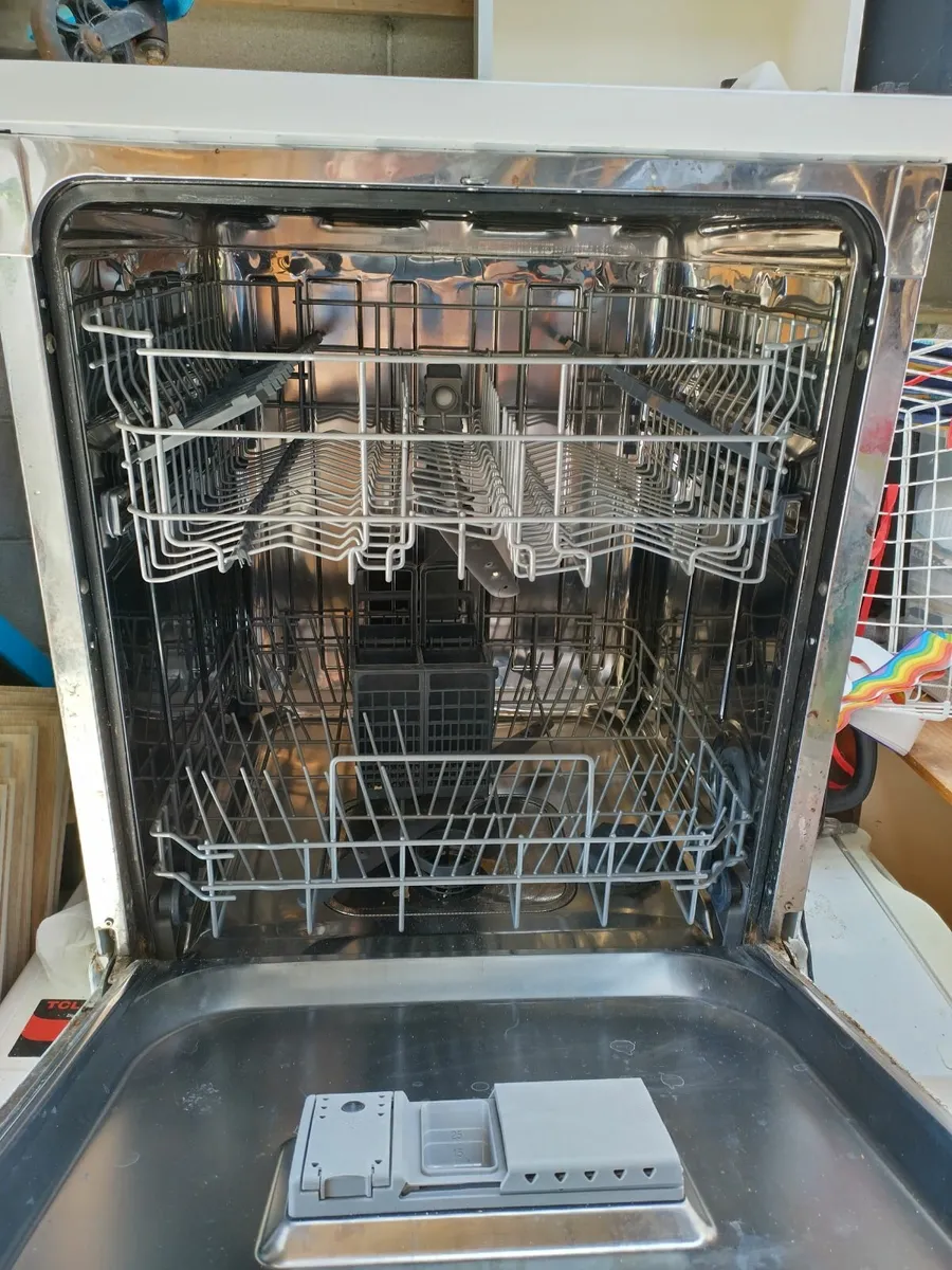 Dishwasher - Image 2