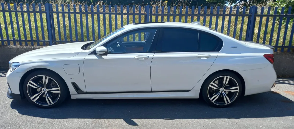 BMW 740E HYBRID M SPORT HUGE SPEC €29,995 - Image 3