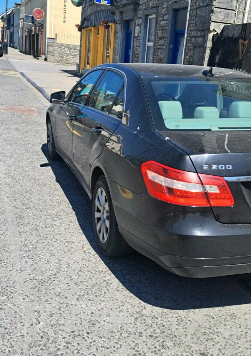 Mercedes - Image 3