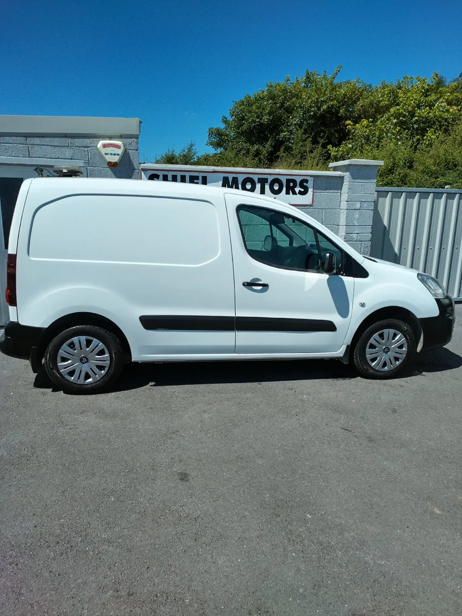 2019 BERLINGO VAN 3 SEATER - Image 1