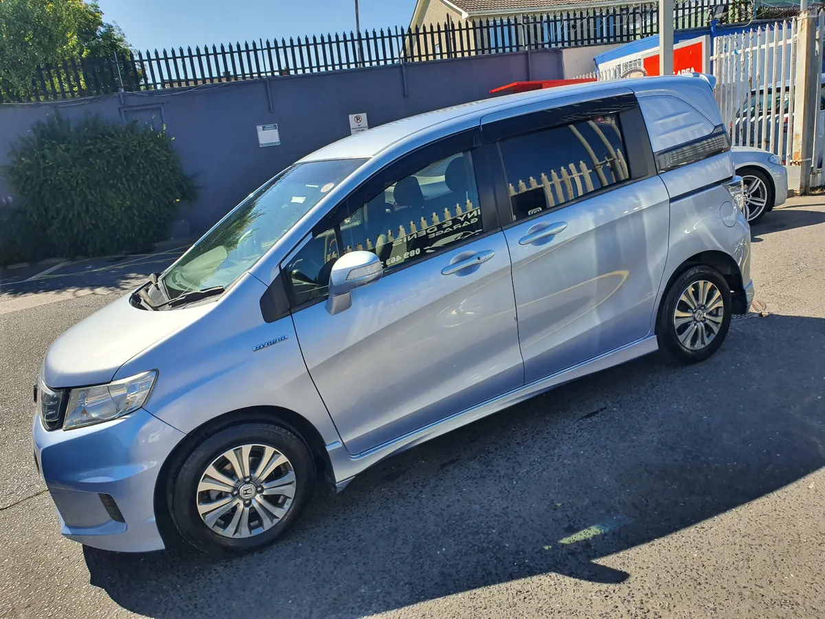 Honda Freed 2012 5 Seater Freed Spike New NCT - Image 2