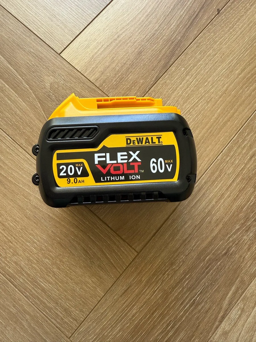Dewalt 9.0AH battery - Image 1