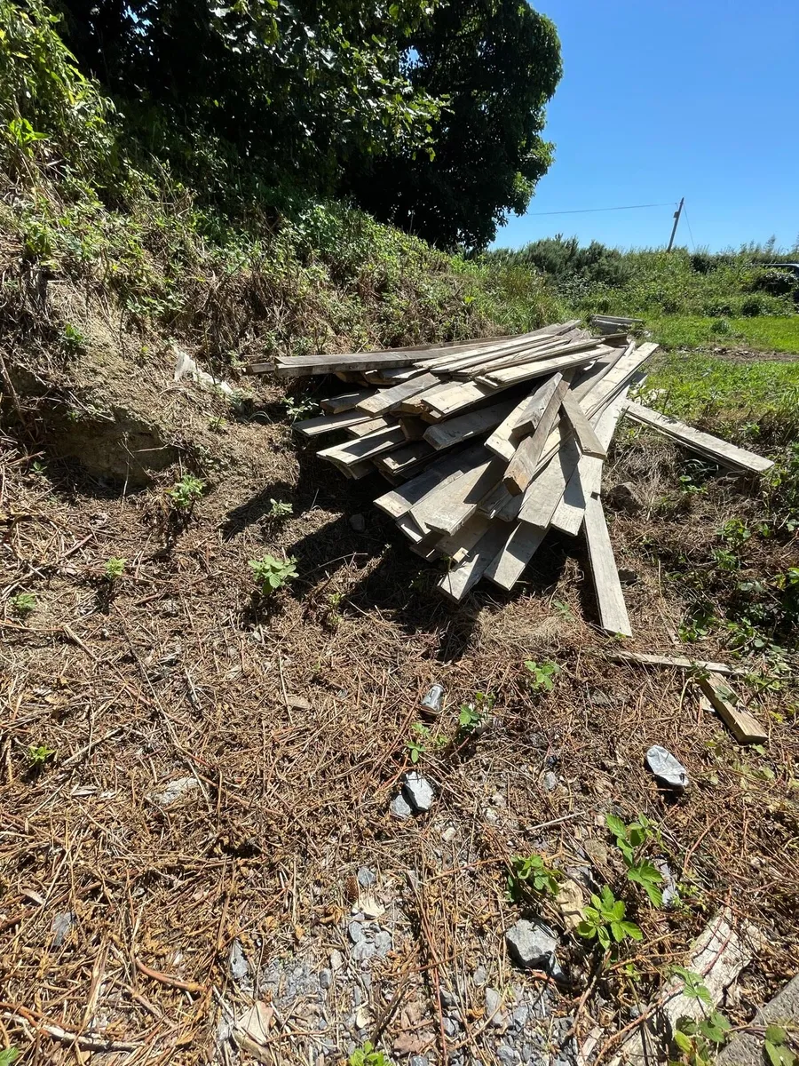 Old Reclaimed flooring joists & timbers - Image 1
