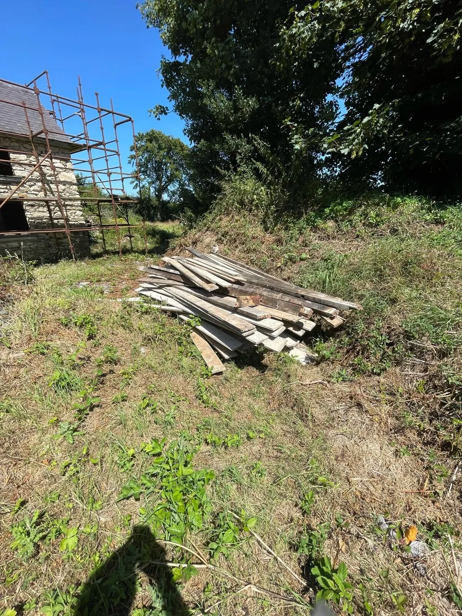 Old Reclaimed flooring joists & timbers - Image 3