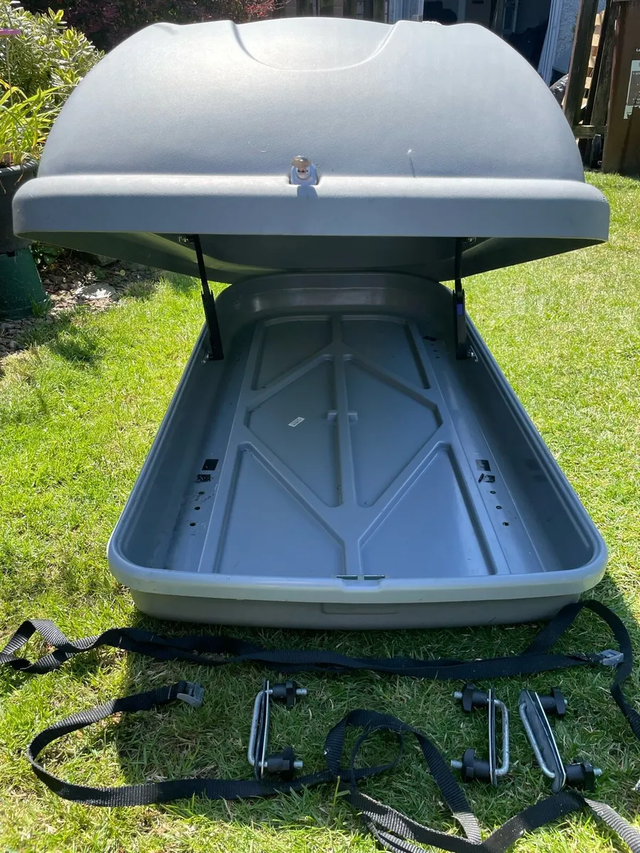 Car roof box - Image 2