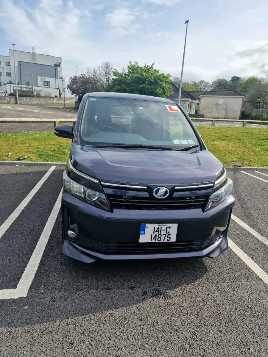 Toyota Voxy Hybrid1.8L Auto. 94k km - Image 2