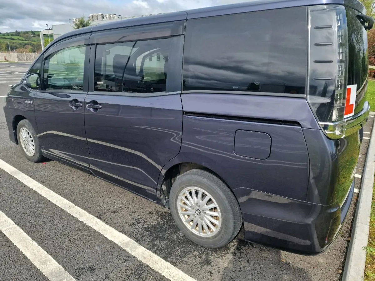 Toyota Voxy Hybrid1.8L Auto. 94k km - Image 3
