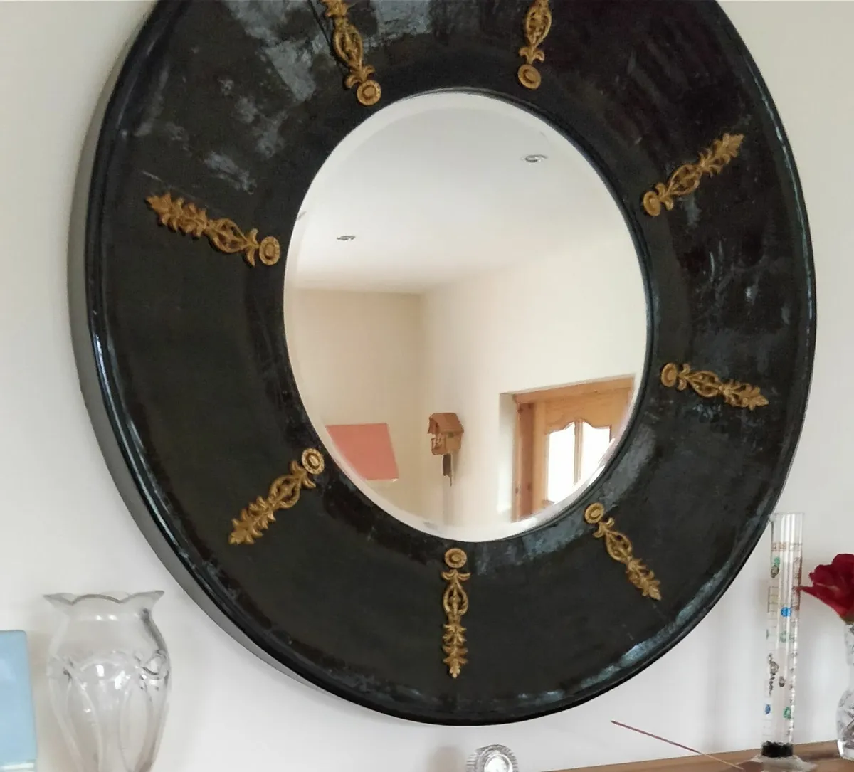 Circular mirror