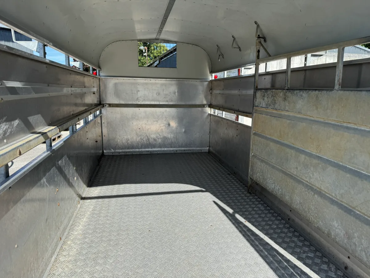 Nugent livestock trailer - Image 1