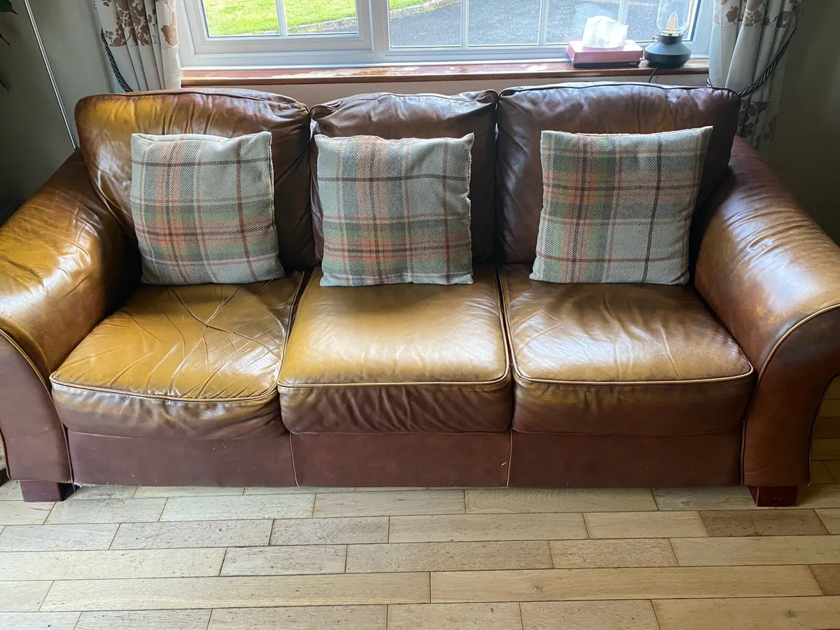 FREE leather Italian sofas - Image 3