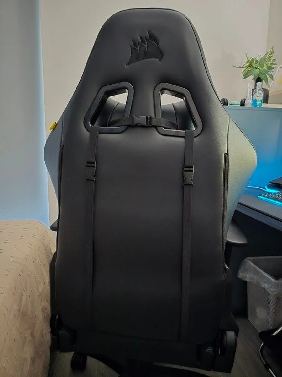 Corsair TC100 Relaxed Gaming Chair - Faux Leather, Black - Image 4