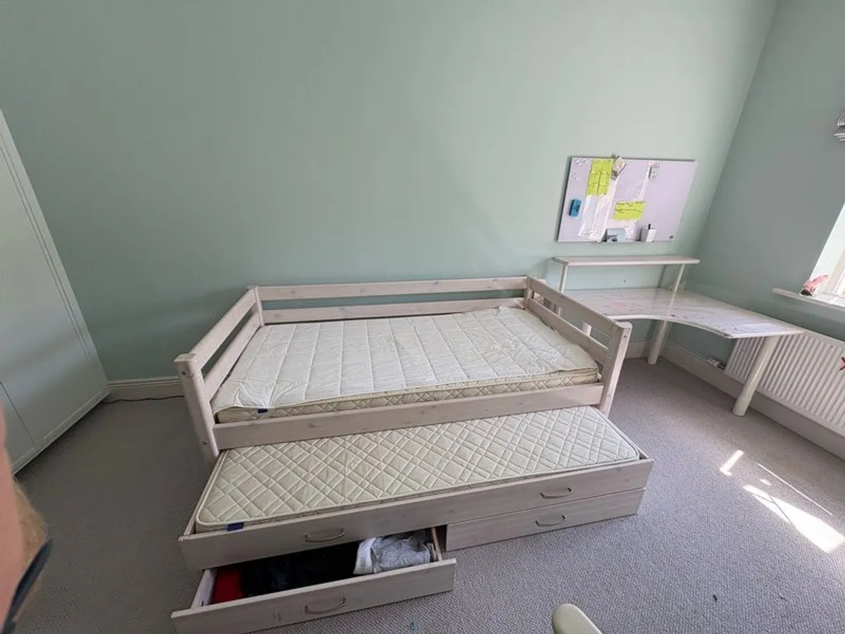 Childs Bed - Image 2