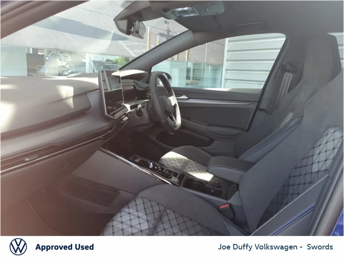 Volkswagen Golf R-line 1.5etsi D7F 116HP Mhev - Image 4