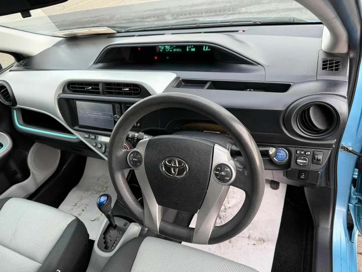 Toyota Aqua 132 High specs - Image 3