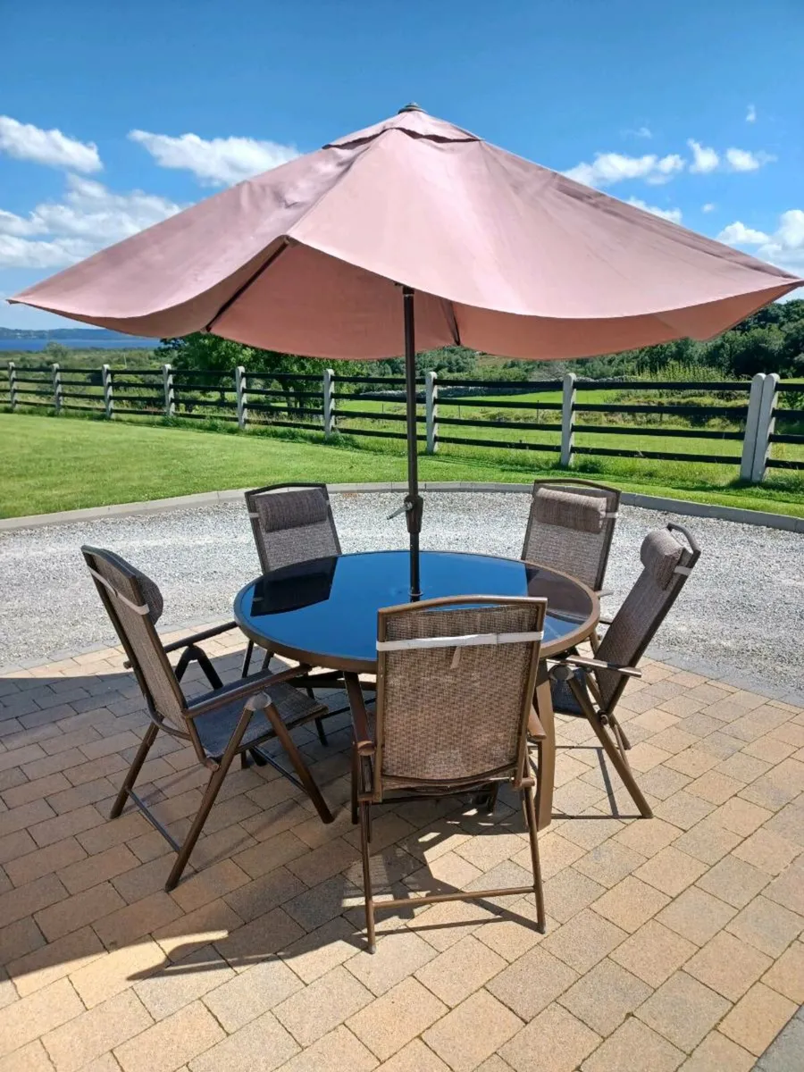 Garden furniture - Image 1