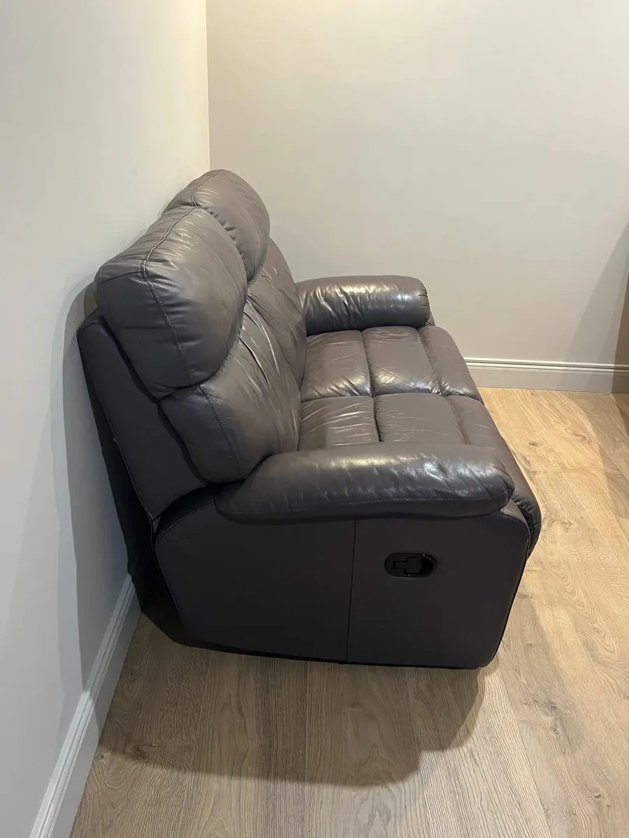 2 seater recliner - Image 2